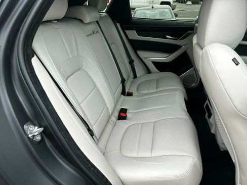 Used 2023 Jaguar F-PACE R-Dynamic S image 18