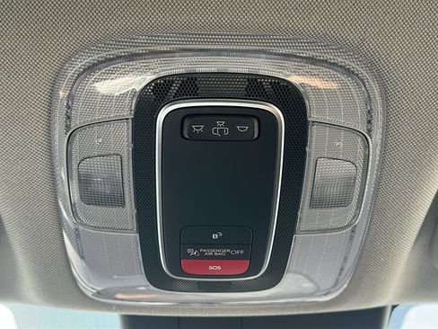 Used 2024 Hyundai Elantra SEL FWD image 30