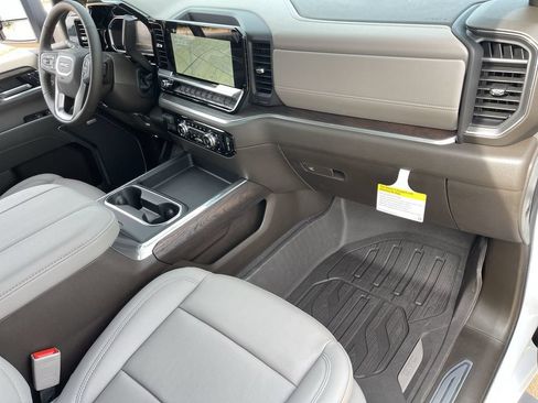 New 2026 GMC Sierra 2500 SLT AWD/4WD image 29