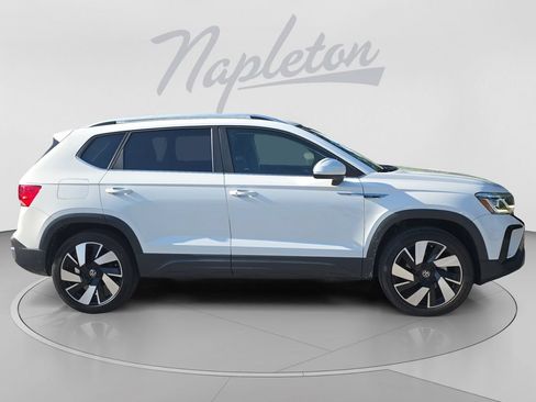 Used 2023 Volkswagen Taos SEL AWD/4WD image 9