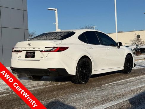 Used 2025 Toyota Camry LE image 3