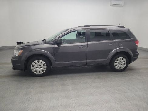 Used 2020 Dodge Journey SE w/ SE Popular Equipment Group image 2
