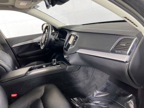 Used 2023 Volvo XC90 B5 Core w/ Protection Package Premier image 31