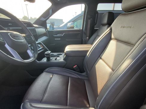 Used 2024 GMC Sierra 1500 Denali w/ Technology Package image 3