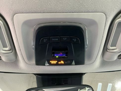 Used 2025 Toyota Corolla LE image 16