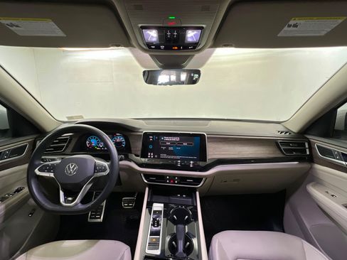 Used 2024 Volkswagen Atlas SEL Premium R-Line AWD/4WD image 10