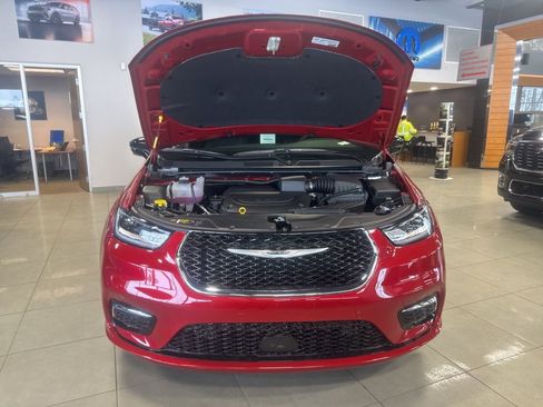 New 2025 Chrysler Pacifica Select FWD image 43