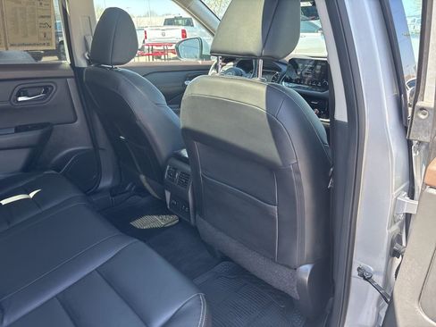 Used 2022 Nissan Rogue SL w/ SL Premium Package image 44