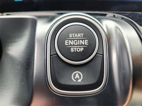 Certified 2025 Mercedes-Benz GLB 250 4MATIC image 23