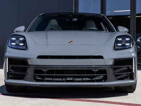 Certified 2025 Porsche Panamera 4 image 8