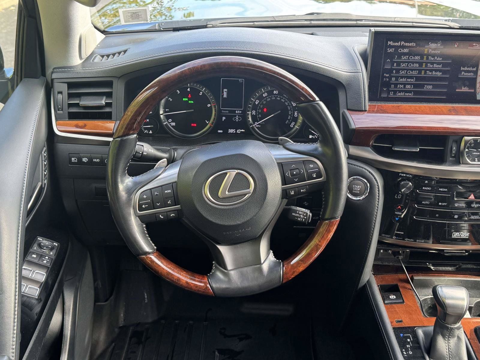 Used 2017 Lexus LX 570 4WD w/ Luxury Package image 15