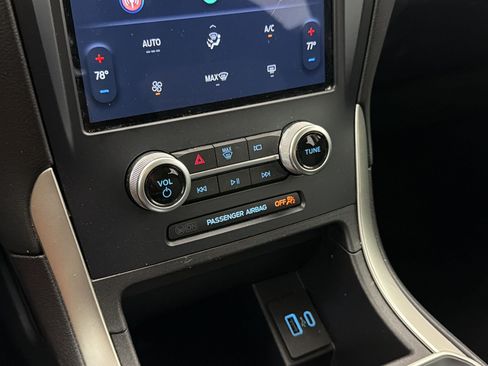 Used 2023 Ford Edge SE w/ Black Appearance Package AWD/4WD image 18