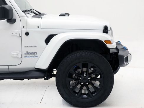 Used 2023 Jeep Wrangler Unlimited Sahara w/ Cold Weather Group image 4