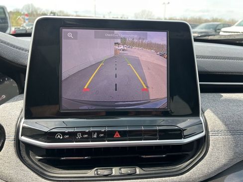 Used 2025 Jeep Compass Latitude w/ Sun & Sound Group image 17