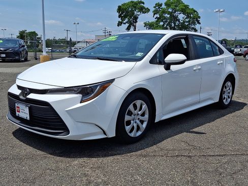 Certified 2023 Toyota Corolla LE image 3