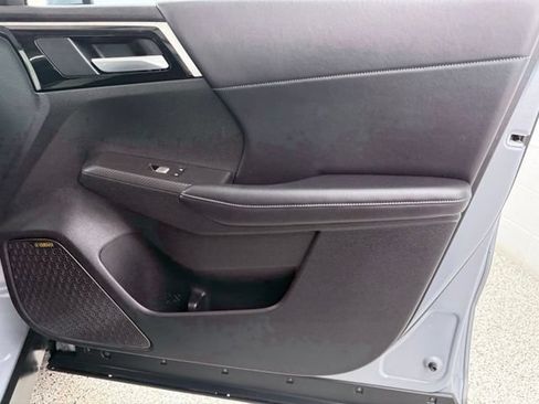 Used 2025 Mitsubishi Outlander SE FWD image 18