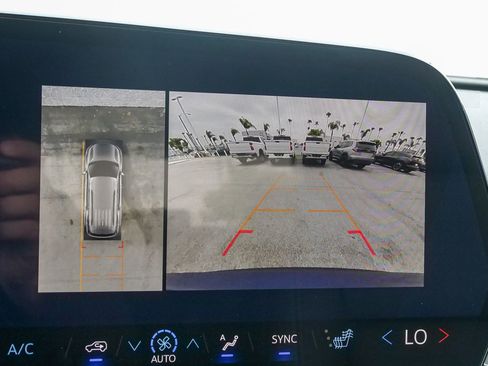 New 2026 Chevrolet Traverse LT w/ Driver Confidence Package FWD image 24