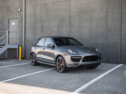 Used 2014 Porsche Cayenne GTS image 52