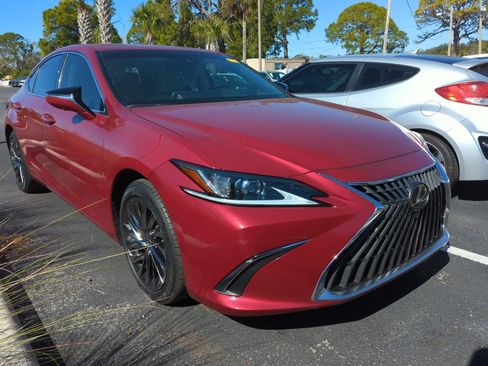 Used 2024 Lexus ES 300h w/ Luxury Package image 1