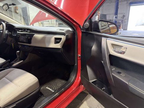 Used 2015 Toyota Corolla LE image 26