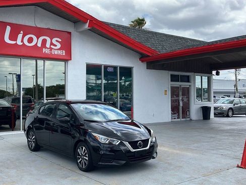 Used 2021 Nissan Versa SV FWD image 1