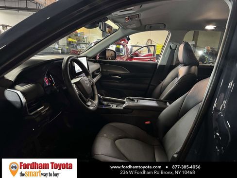 Used 2026 Toyota Grand Highlander AWD image 17