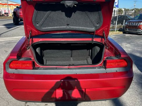 Used 2010 Dodge Challenger SE RWD image 8