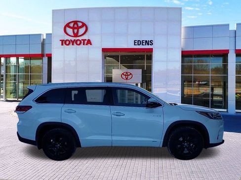 Used 2019 Toyota Highlander Limited image 2