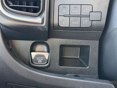 New 2026 RAM ProMaster 2500 w/ Quick Order Package 22G SLT image 25