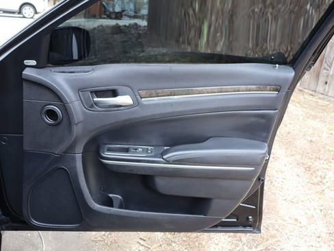 Used 2016 Chrysler 300 C image 26