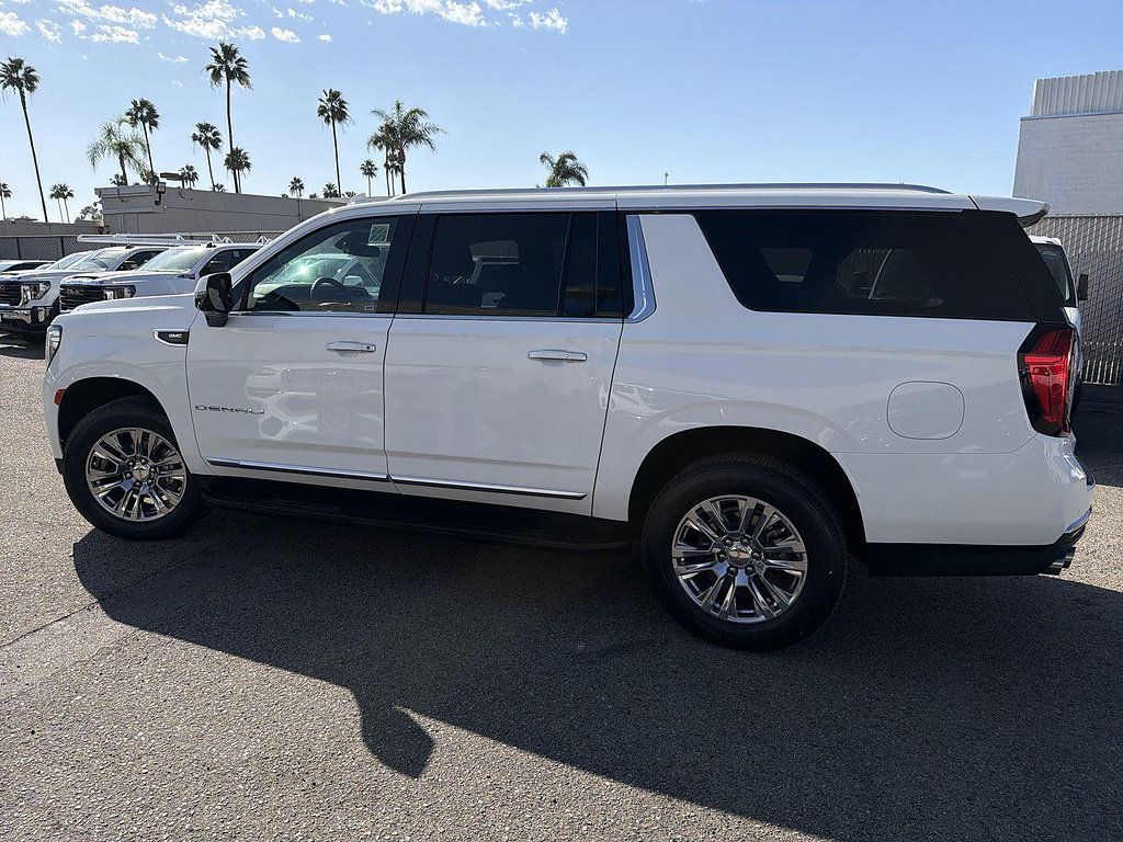 Used 2024 GMC Yukon XL Denali RWD image 8