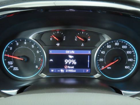 Used 2023 Chevrolet Traverse RS w/ LPO, Roadside Safety Package image 35