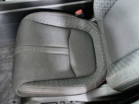 Used 2025 Honda Pilot Sport image 27