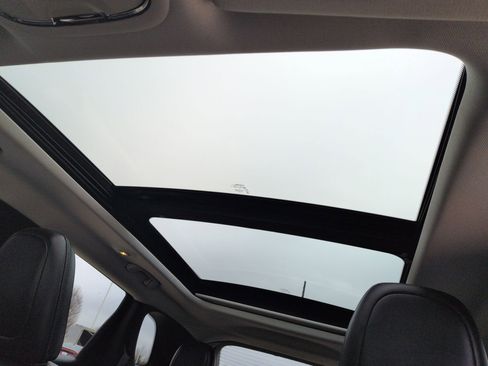 Used 2019 Jeep Cherokee Trailhawk w/ Comfort/Convenience Group image 26