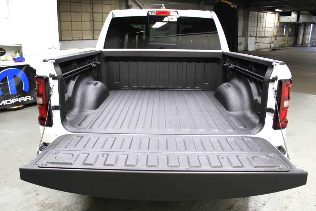 New 2026 RAM 1500 Big Horn w/ Night Edition AWD/4WD image 32