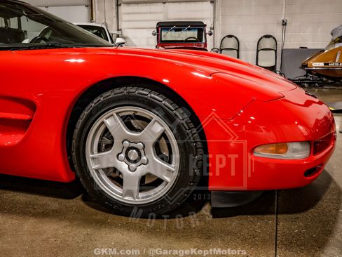 Used 1999 Chevrolet Corvette Convertible w/ Memory Pkg RWD image 63