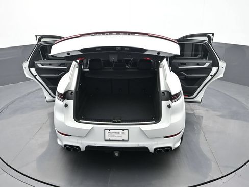 Certified 2025 Porsche Cayenne AWD/4WD image 27