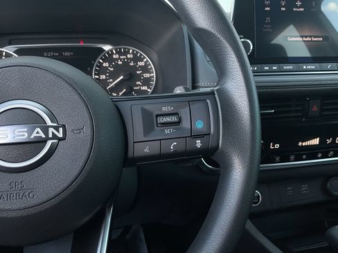 Used 2022 Nissan Rogue SV FWD image 42