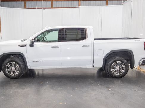 Used 2025 GMC Sierra 1500 SLT AWD/4WD image 6