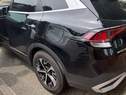 Used 2025 Kia Sportage EX FWD image 3