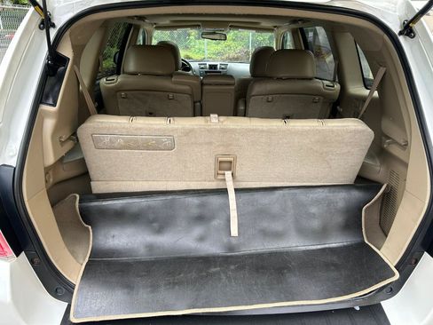 Used 2010 Toyota Highlander Limited AWD/4WD image 17