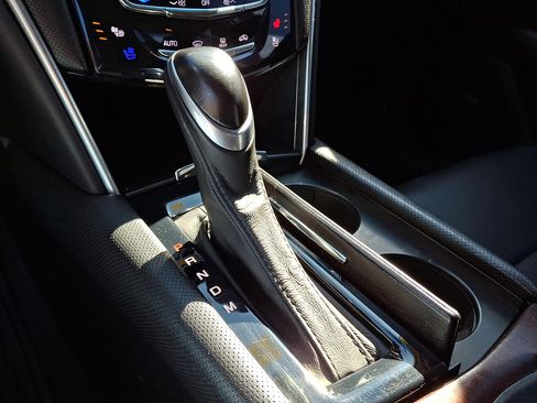 Used 2019 Cadillac XTS Luxury image 15