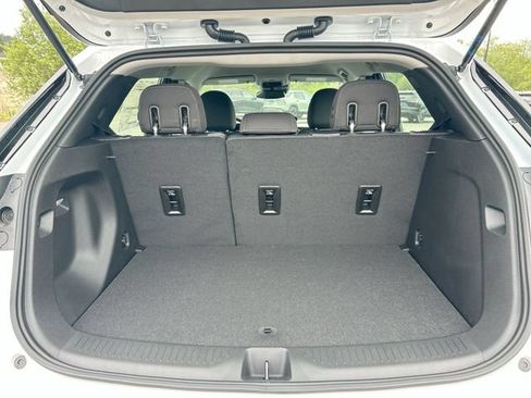 New 2027 Chevrolet Bolt LT w/ Comfort Package FWD image 23