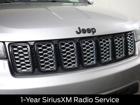 Used 2019 Jeep Grand Cherokee Laredo AWD/4WD image 21