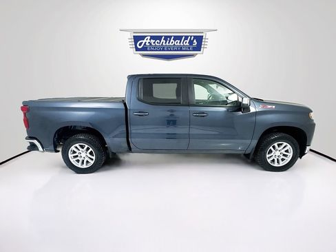 Used 2022 Chevrolet Silverado 1500 LT w/ Z71 Off-Road Package AWD/4WD image 9