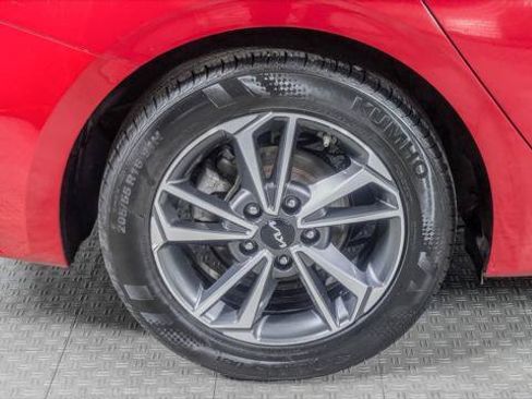 Used 2024 Kia Forte LXS FWD image 31