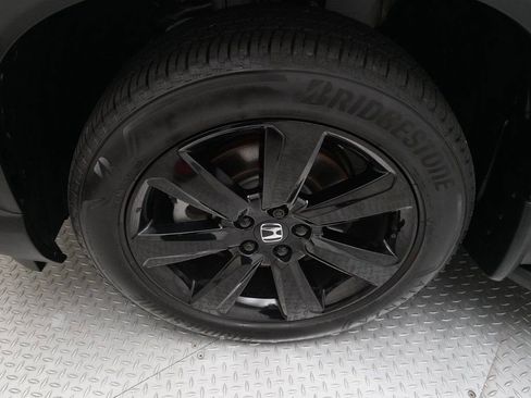 Certified 2025 Honda Pilot Black Edition image 23