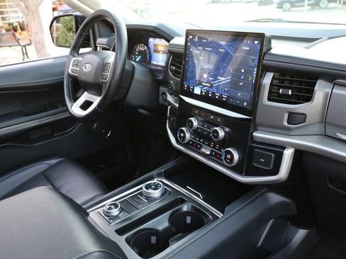 Used 2024 Ford Expedition XLT AWD/4WD image 13