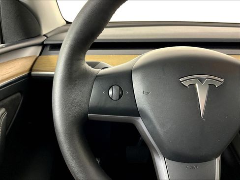 Used 2023 Tesla Model Y Long Range AWD/4WD image 11