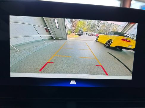 New 2026 Chevrolet Trax LT w/ Sunroof Package FWD image 22